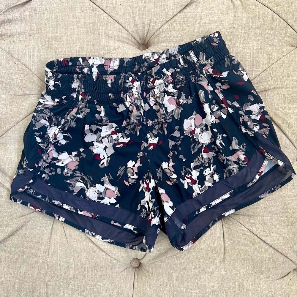 Athleta Printed Mesh Racer Run Shorts S Small 4”